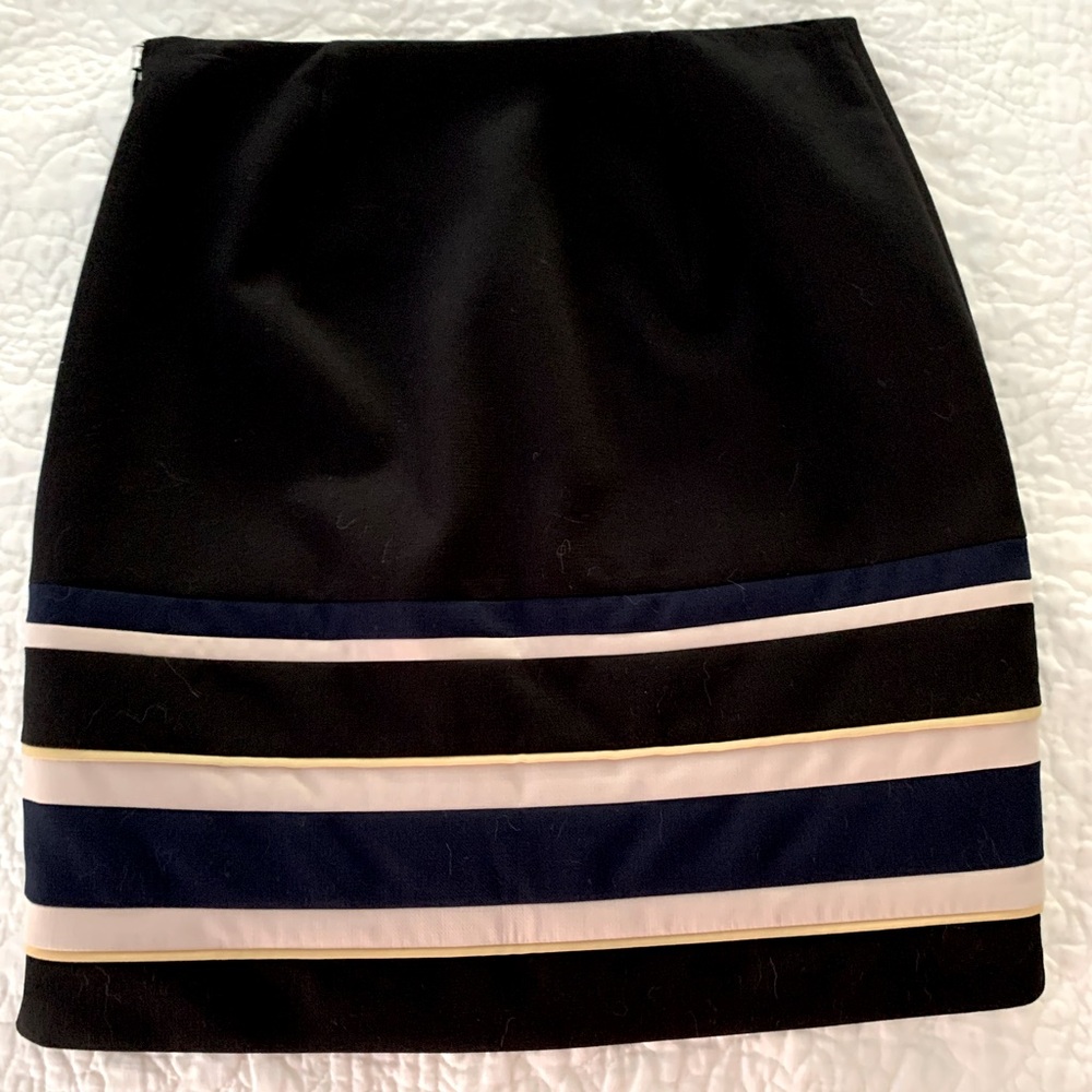 Chic Black Navy & Cream Striped Skirt